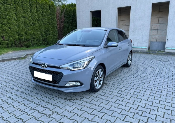 Hyundai i20 cena 35900 przebieg: 131000, rok produkcji 2015 z Stryków małe 497